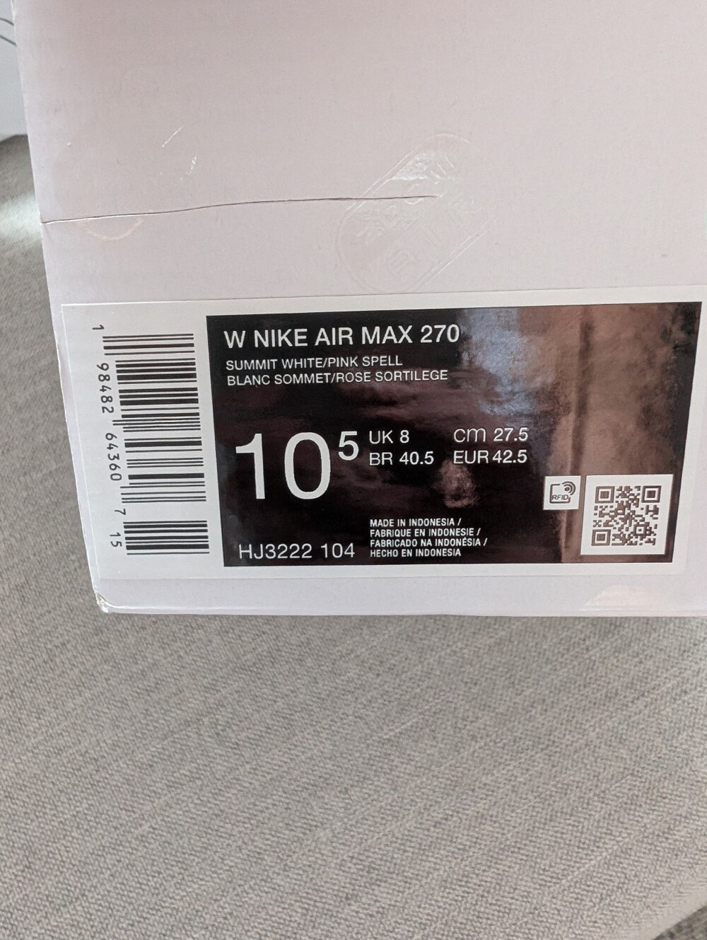 Nike Women’s Air Max 270 Sneakers - Picture 7 of 7